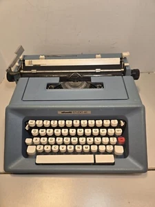 VTG Olivetti Studio 46 Suitcase Typewriter By M. Bellini Case Made In Spain - Picture 1 of 6