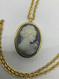 Vintage Sankyo & Wan Cameo Music Box Pendant- Plays Where Do I Begin Love Story - Picture 1 of 10