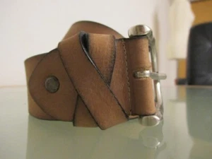 Gürtel in mittelbraun,silberfarbiger Schnalle, Länge 105 cm, 35 mm breit - Bild 1 von 4