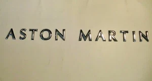 Original Aston Martin DB11 trasero guión letras metal insignias - Imagen 1 de 9