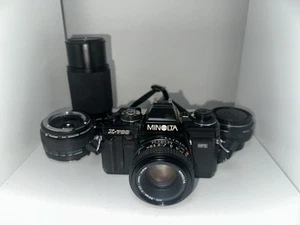 Macchina fotografica vintage Minolta X-700 con obiettivo 50 mm 1:1.7 Minolta più obiettivo aggiuntivo - Foto 1 di 15