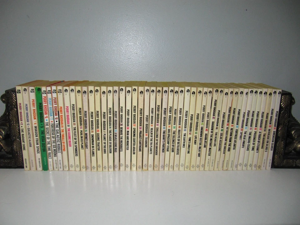 Lot of 47 Perry Rhodan paperback books #2-8, 20-43, 45-60 Foto 1 de 4