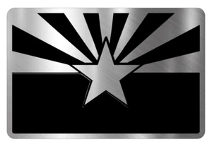 Bandera de Arizona EE. UU. Estado Grabado Coche Insignia Acrílico Emblema PLATA CEPILLADA. - Imagen 1 de 4