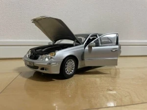 KYOSHO 1/18 Mercedes Benz E-Class Sedan Silver E Class E320 W211 from japan - Picture 1 of 16