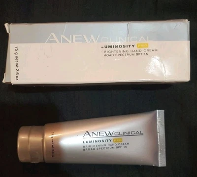 Creme clareador para as mãos Avon Anew Clinical Luminosity PRO 2,6 oz novo  - Imagem 1 de 4