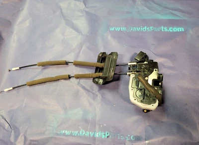 Infiniti Q70 M35H M37 M56 2011-2019 - Actuador de bloqueo de puerta delantera izquierda - OEM Foto 1 de 4