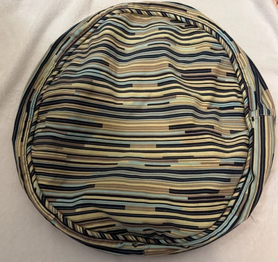 CAMA REDONDA PARA PERROS MOLLY MUTT / MOLLYMUTT 20" W X 4" H en I NO ME GUSTA LA IMPRESIÓN LUNES Foto 1 de 3