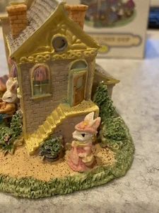 "THE BUNNY FAMILY VILLAGE"- Peter's Flower Shop EH02- 1994 Dillard's/RETIRED - Picture 1 of 10