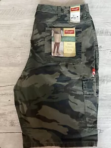 Wrangler Herren Cargo Shorts Relaxed Fit Camouflage Y2K Camo Vintage Look Neu mit Etikett 38 - Bild 1 von 11