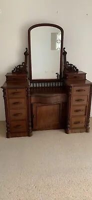 Lge Antique Dresser • 500$