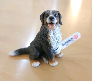 Schleich 1998 Sitting Bernese Mountain Dog with Tag - Picture 1 of 4