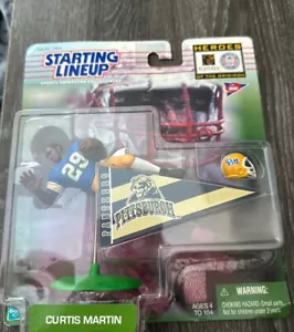 Figurina Starting Lineup NFL NCAA 1999 Curtis Martin Pitt Panthers Pennant - Foto 1 di 2