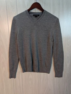 Banana Republic Men's V Neck Sweater Gray Merino Extra Fine Wool Medium - Picture 1 of 7