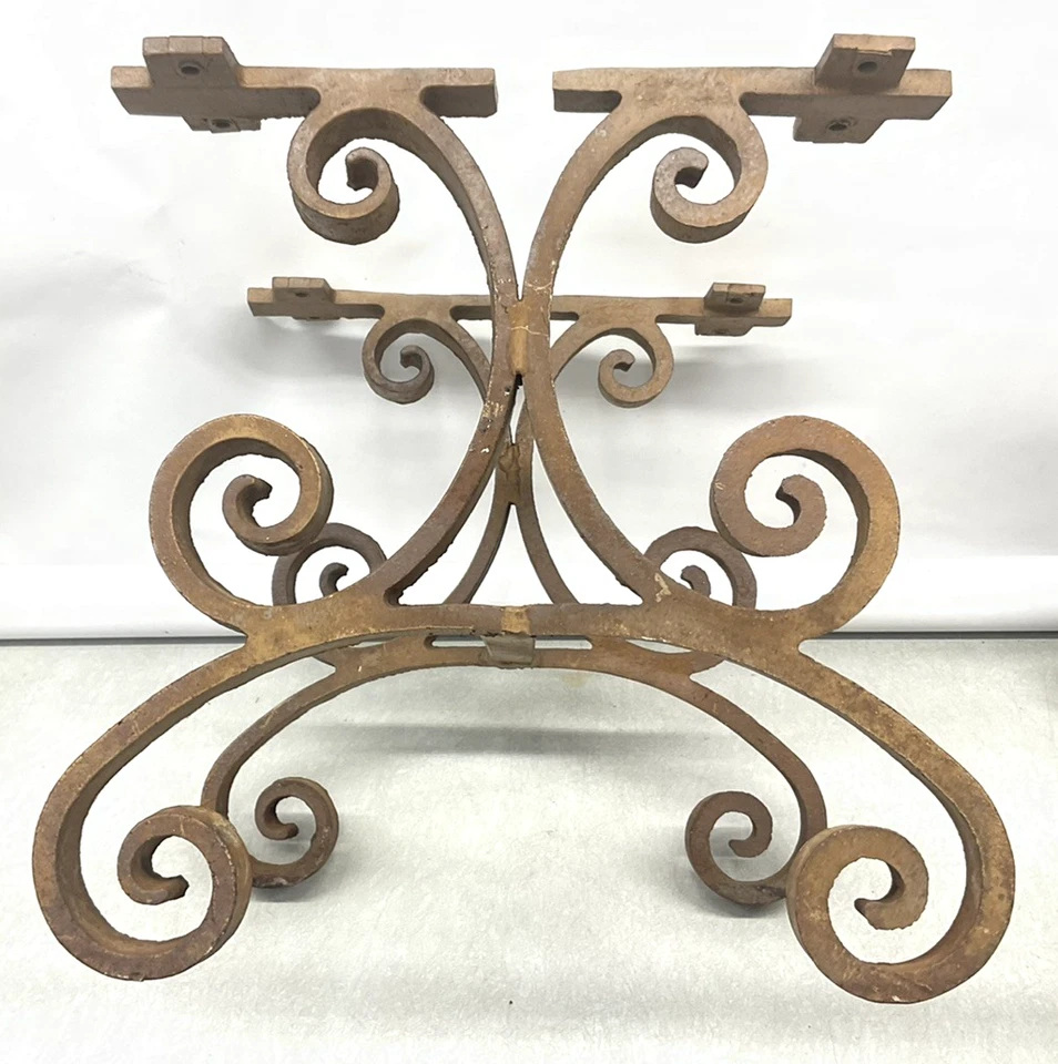 2 Mesa auxiliar vintage de metal macizo de hierro fundido base soporte pergamino forjado mediados de siglo Foto 1 de 4