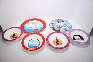 2 plastic coca-cola 10 inch plates And 4-7” Coca-cola Plastic Bowls - Picture 1 of 20