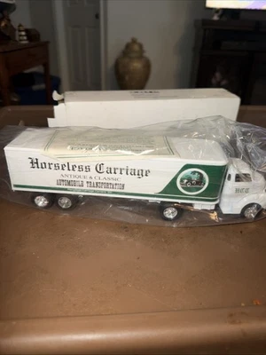 Remolque tractor Chevy Ertl - Horseless Carriage 1950 diecast 1:64 Foto 1 de 4