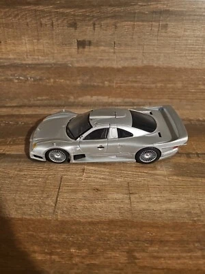 Maisto Assembly Line Mercedes CLK GTR Street Version 1:26 - Image 1 of 4