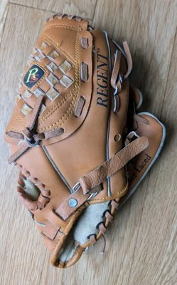 Regent Sports 10" Youth Baseball Glove Rookie Signature Series RHT - Model 07170 - Image 1 of 4
