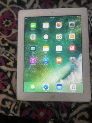 Apple iPad, 4th Generation, 32gb, WiFi, Excellent Condition - Image 1 of 2