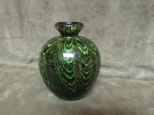 Vintage Heavy Copper Dust Aventurine Art Glass Vase Green Black Hand Blown - Picture 1 of 6