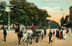 Postcard Germany Berlin Unter den Linden Avenue Edwardian Carriage Policeman - Picture 1 of 2