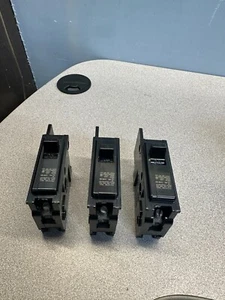 NEW GOULD ITE BQ1-B015 1 POLE BOLTED CIRCUIT BREAKERS 15 AMP. (LOT OF 3) - Picture 1 of 10