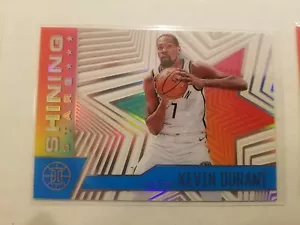 Inserto Panini Illusions Shining Stars 2020-21 Kevin Durant #10 Blue Nets - Imagen 1 de 1