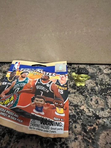 ONLY 1 in 400 Gold Zion Williamson NBA TeenyMates Figurine Golden Pelicans #1 Cover