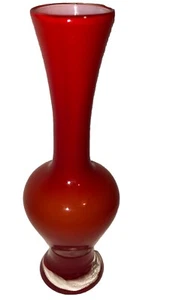 Vaso vintage rosso modernista in vetro con custodia stile scandinavo danese - Foto 1 di 5