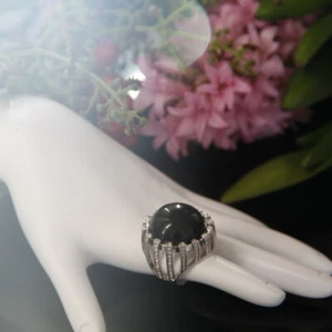 FASHION COCKTAIL LARGE RING RHODIUM PLATED CRYSTAL BLACK ROUND RESIN US SIZE 8 - Picture 1 of 1