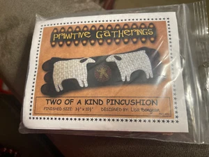 Primitive Gatherings 2 of a Kind Pincushion Wool Kit - Picture 1 of 5