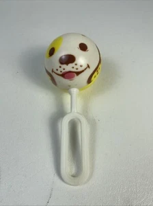 Vintage Ende 60’s Baby Rassel Kunststoff Baby Spielzeug, gelb & weiß Welpe funktioniert - Bild 1 von 12