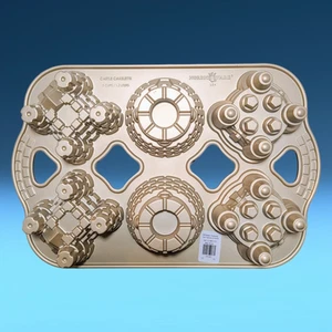 New Nordic Ware Castle Cakelette Cast Aluminum Cake Baking Pan Bake Bakeware USA - Picture 1 of 7