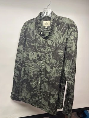 Camisa de manga larga para hombre American Eagle hawaiana verde oscuro y negra mediana Foto 1 de 4
