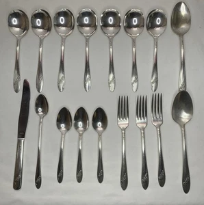Silverplate Flatware Set 17 Tudor Plate Queen Bess Floral Oneida Community - Picture 1 of 17