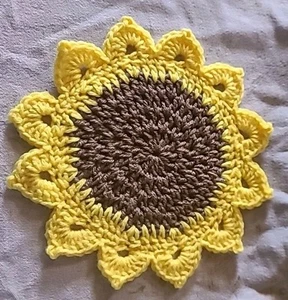 Handmade 6 Sunflower Placemat, Yellow And Brown - Picture 1 of 2
