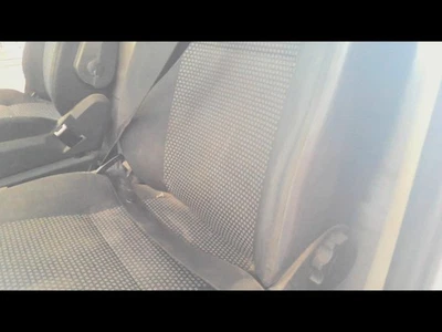 Used Front Left Seat Belt Front fits: 2008 Dodge Sprinter 2500 driver retractor Foto 1 de 4