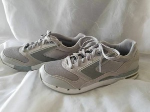 brooks fusion sneaker