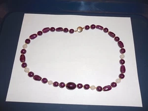 VINTAGE LUCITE PURPLE & CLEAR BEAD NECKLACE - Picture 1 of 9