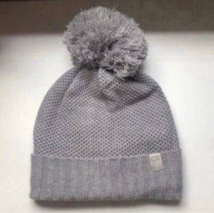 New Calvin Klein Hat Women’s Gray Lined Knit Winter Casual Beanie Hat With Pom - Picture 1 of 12