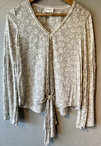 Everly Tie Front Top Women's Gray Floral Swiss Dot V-Neck Bell Sleeve Small A23 - Picture 1 of 6