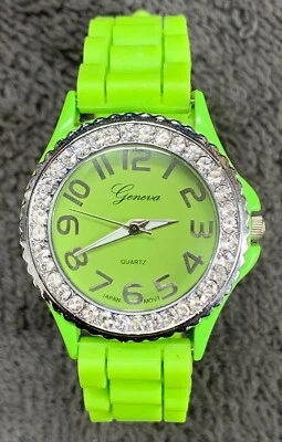 Reloj Pulsera GINEBRA 383 Cuarzo Cristal Bisel Diamante Mujer Banda Verde Batería Nueva Foto 1 de 4