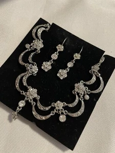 Nib Vintage Avon Kenneth Jay Lane Silver Toned Rhinestone Necklace Earring Set - Picture 1 of 5
