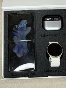 samsung galaxy z flip 4 tmobile , Galaxy 7 Watch 40 MM, & Galaxy Buds 3 - Photo 1 sur 20