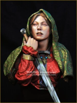 1/10 Medieval Woman  Unassembled Unpainted - Image 1 of 2