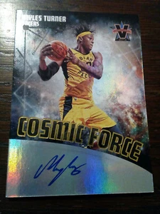 2017-18 Panini Vanguard Cosmic Forces Signatures /99 Myles Turner #CF-MTN Auto - Bild 1 von 2