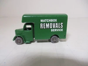 VINTAGE MOKO LESNEY MATCHBOX # 17B V-4 BEDFORD REMOVALS VAN RESTORED - Picture 1 of 12