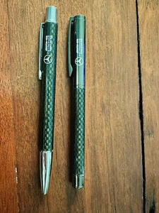 Raras plumas de fibra de carbono F1 Mercedes Benz AMG. De F1 Paddock Club MONACO - Imagen 1 de 5