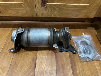 Convertidor catalítico delantero para Honda CR-V CRV 2010 2011 2,4 L EPA Foto 1 de 4