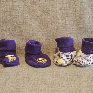 Minnesota Vikings Baby Booties NFL Licensed Lot Of 2 0 To 6 Months - Picture 1 of 8